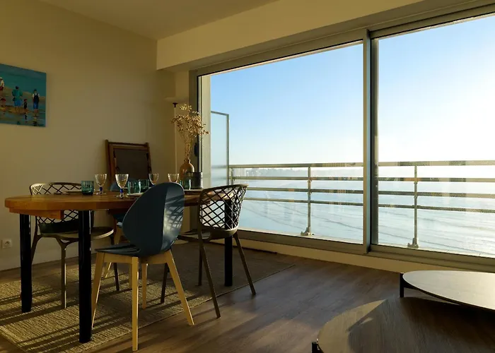 Avec Vue Imprenable Sur La Baie Des Sables D'olonne Et Le Chenal - 4 Personnes